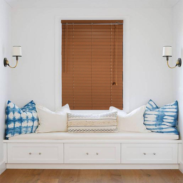 Royal Homes Fauxwood venetian blinds 76x52